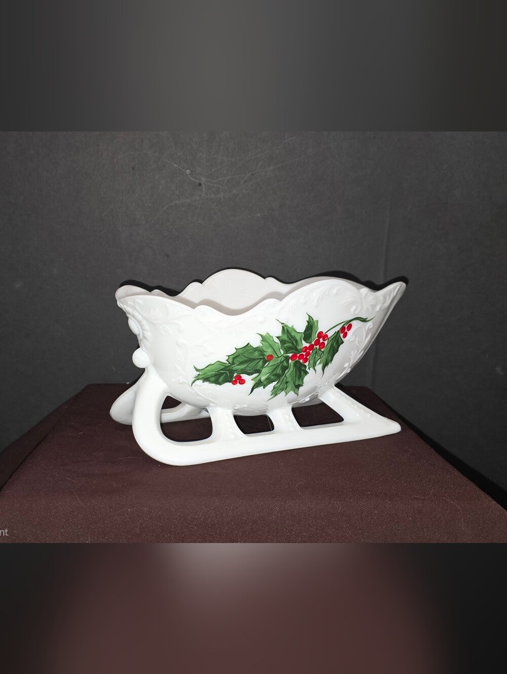 Westmoreland Glass Company hand-painted holly milk glass sleigh - Picture 3 of 10